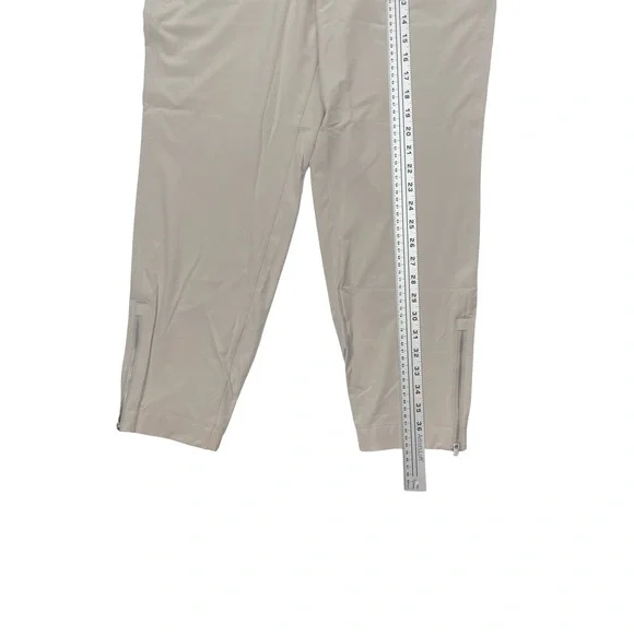 NWT Athleta Brooklyn Heights Jogger Beige Tan Travel Lightweight Size 8 - Picture 2 of 6